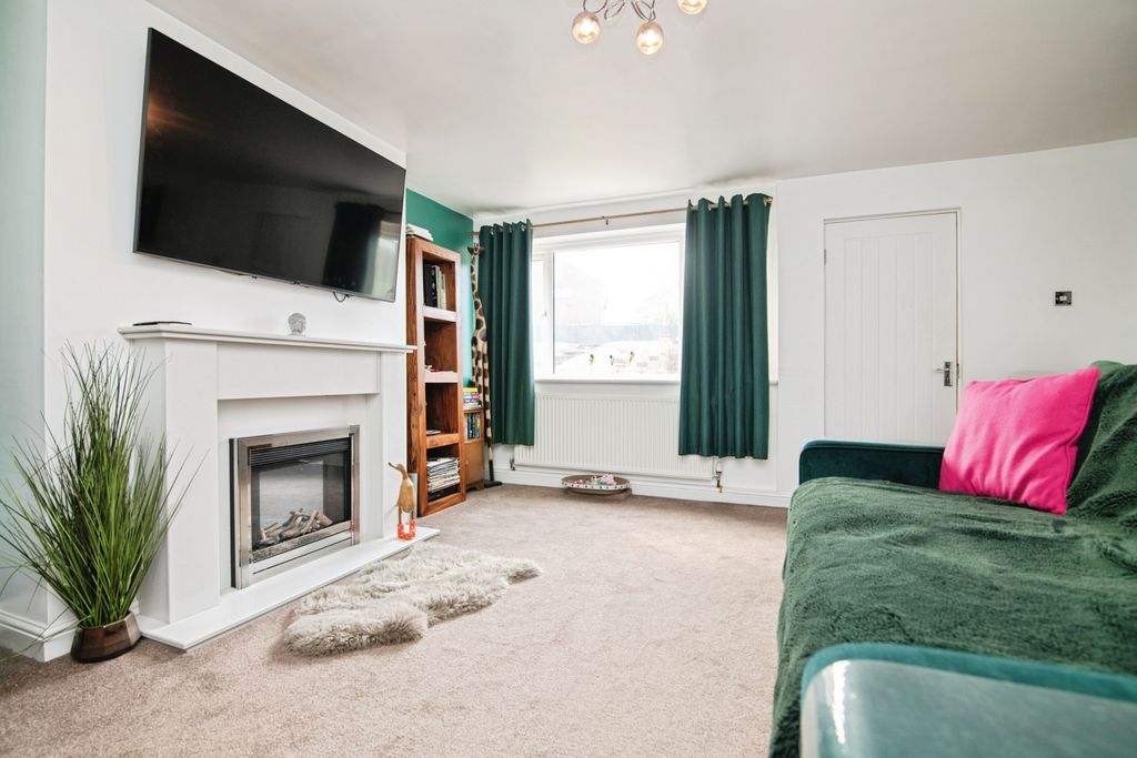 Property photo 3 of 15 Living Room