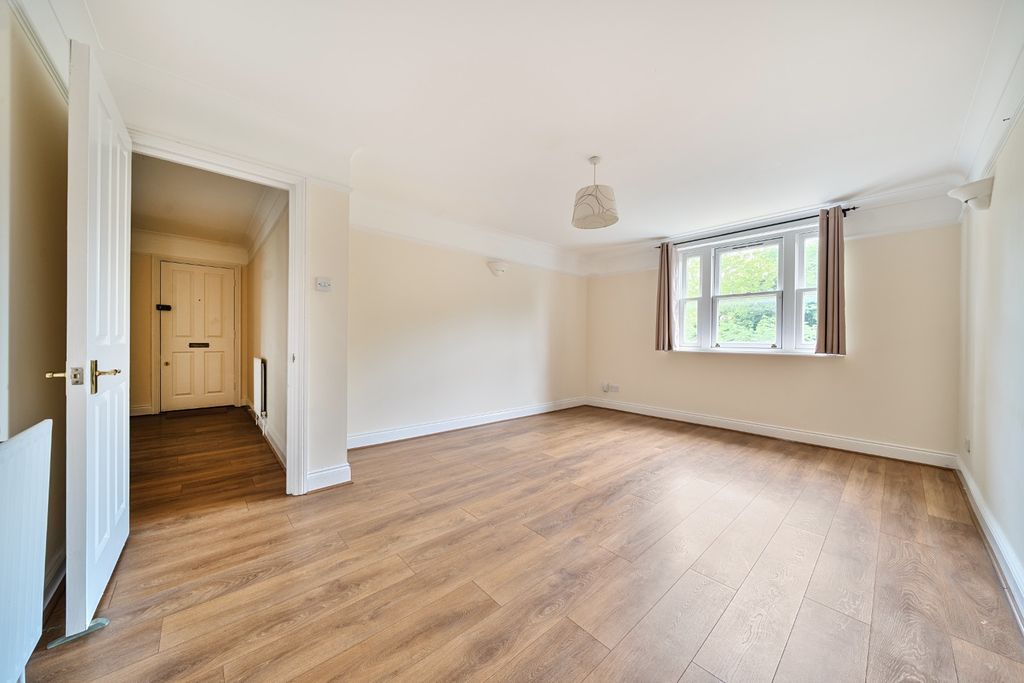 Property photo 2 of 11 4391792