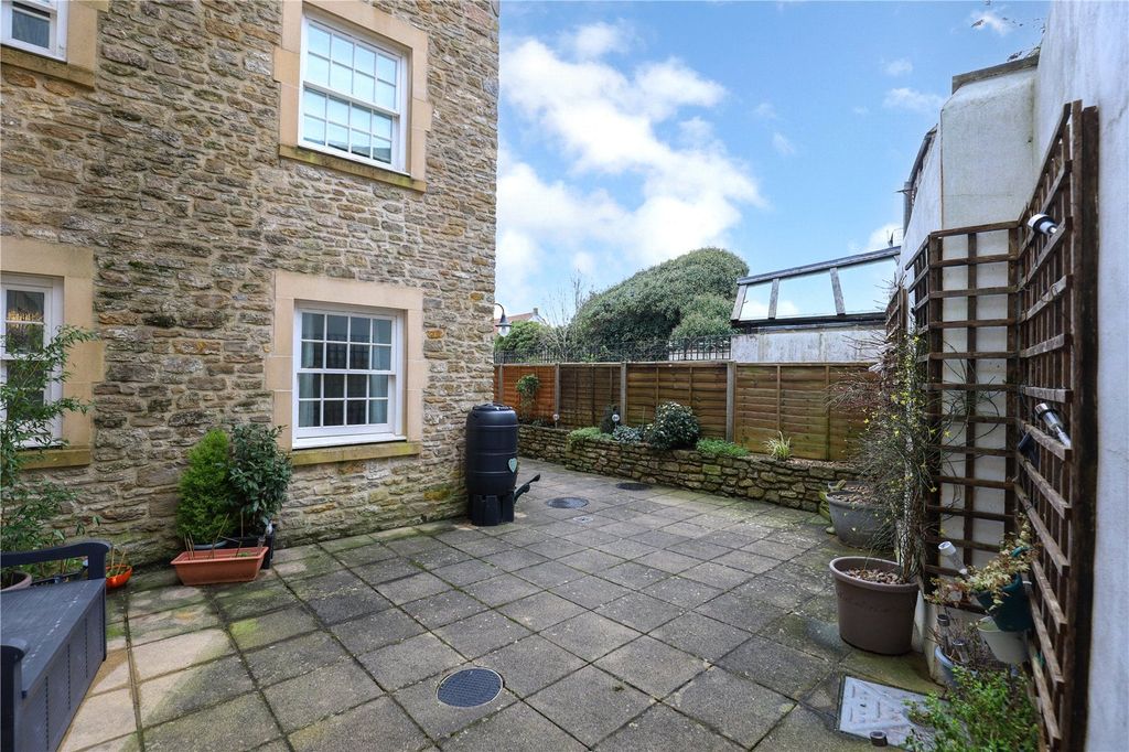 Property photo 2 of 9 Picture No. 26