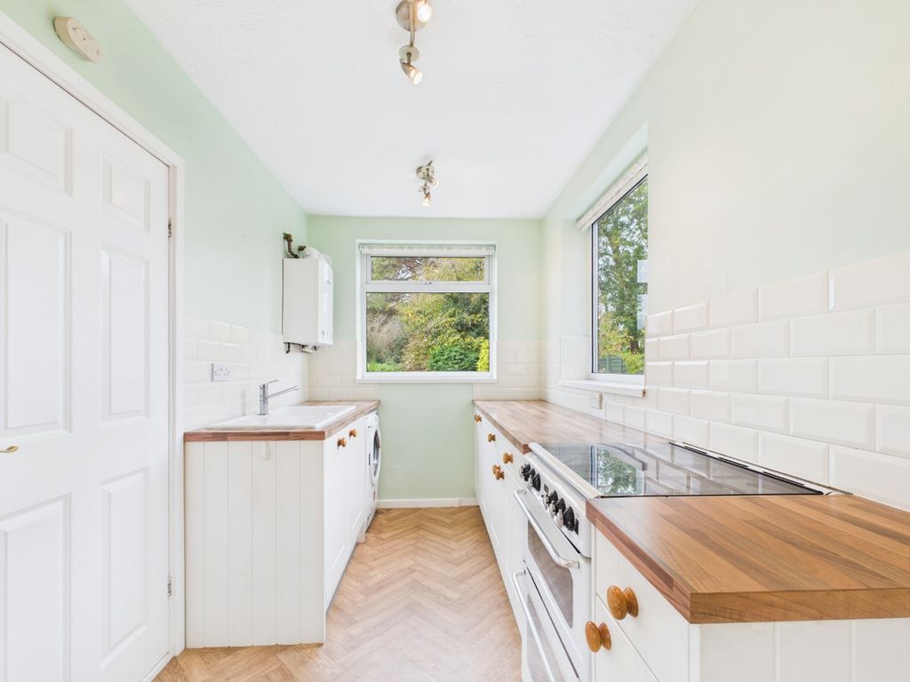 Property photo 2 of 18 4438744