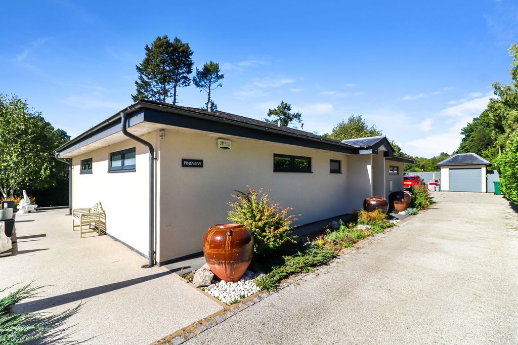 Property photo 1 of 41