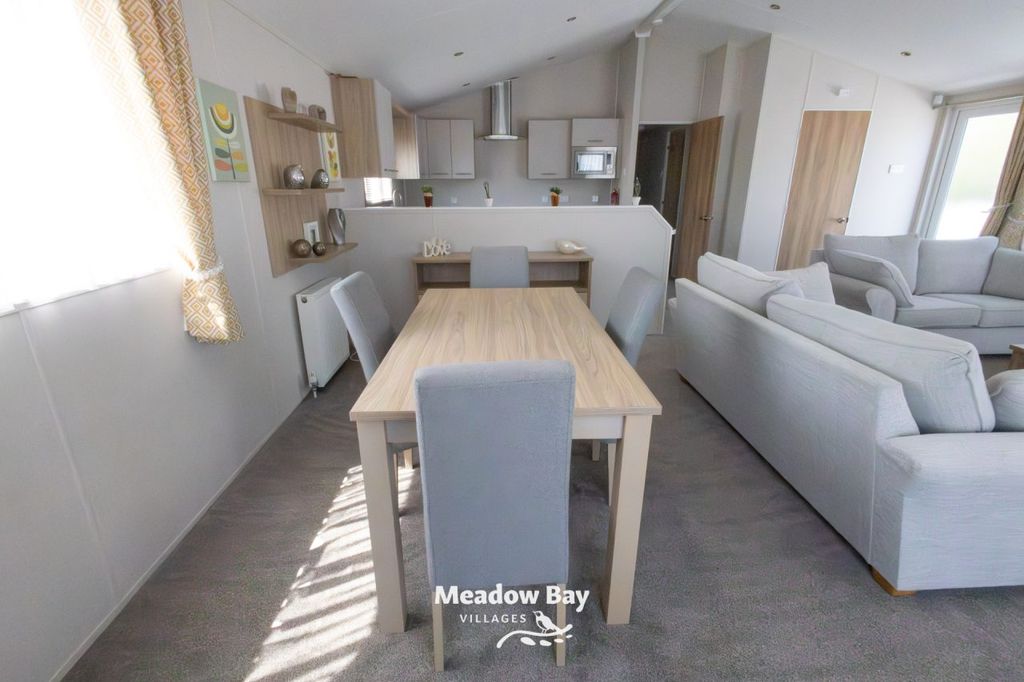 Property photo 3 of 22 2018 Willerby Clearwater Lodge 40x20 Small Wm 21.Jpg