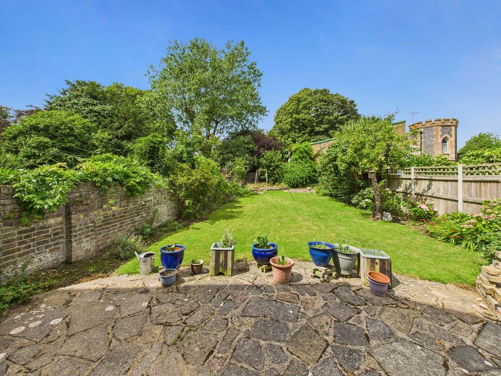 Property photo 2 of 28