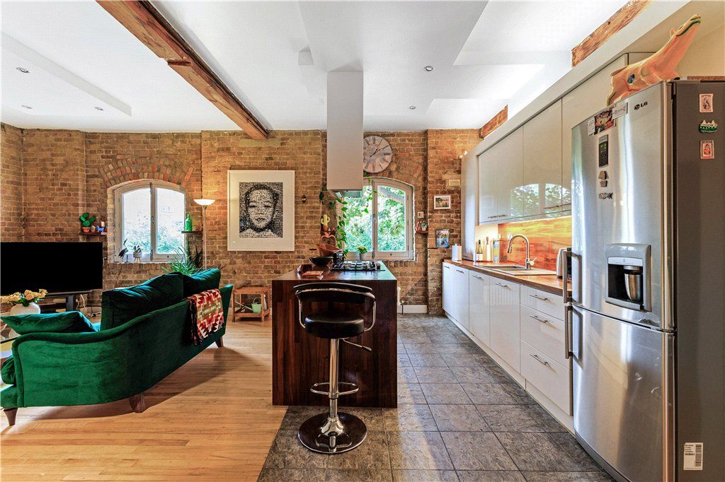 Property photo 2 of 18 Picture No. 48