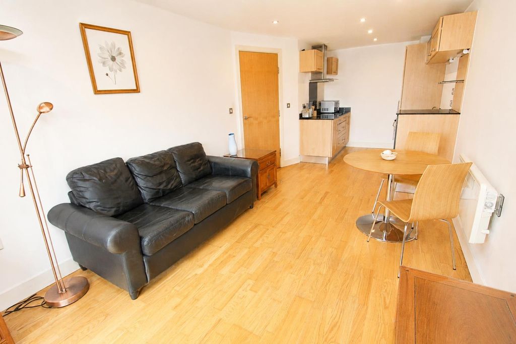 Property photo 2 of 7 Bright Open-Plan Lounge With Comfy Sofa...