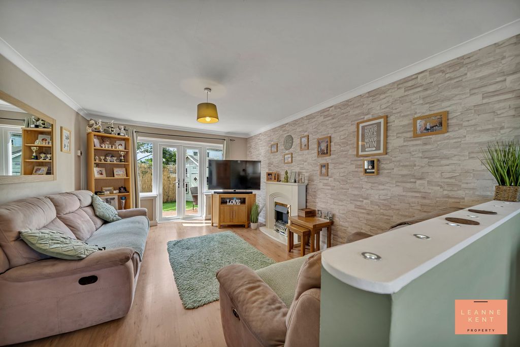 Property photo 2 of 35