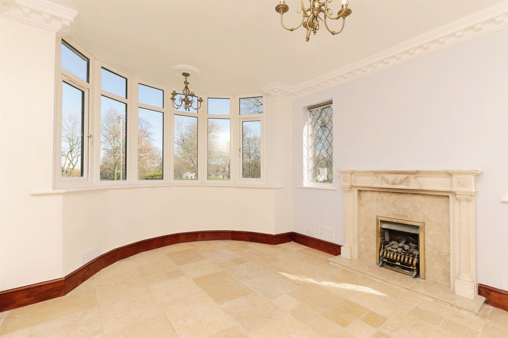 Property photo 3 of 21