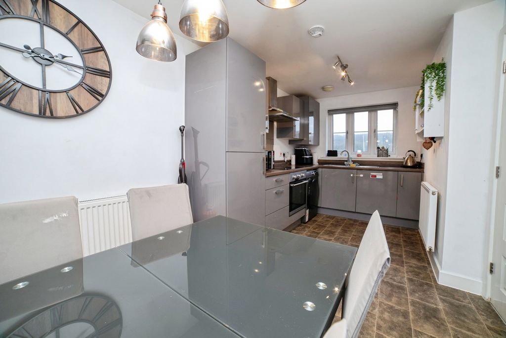 Property photo 2 of 18 Pbox-Img.Jpg