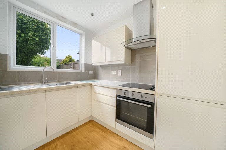 Property photo 3 of 16 Picture No. 11