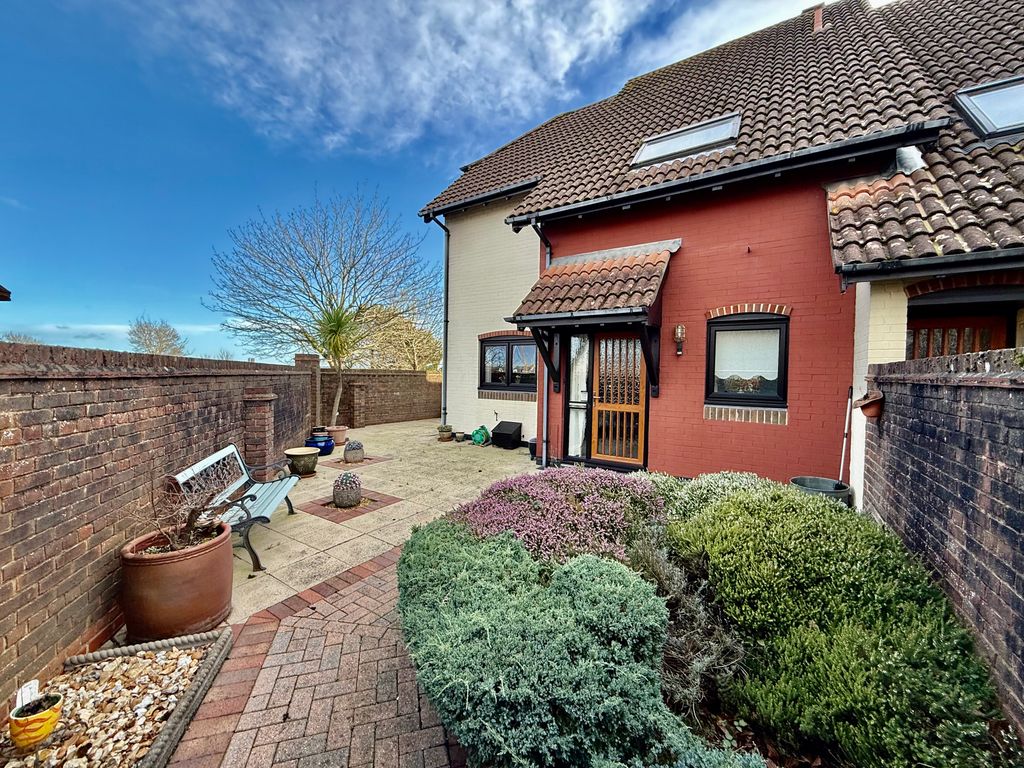 Property photo 2 of 25