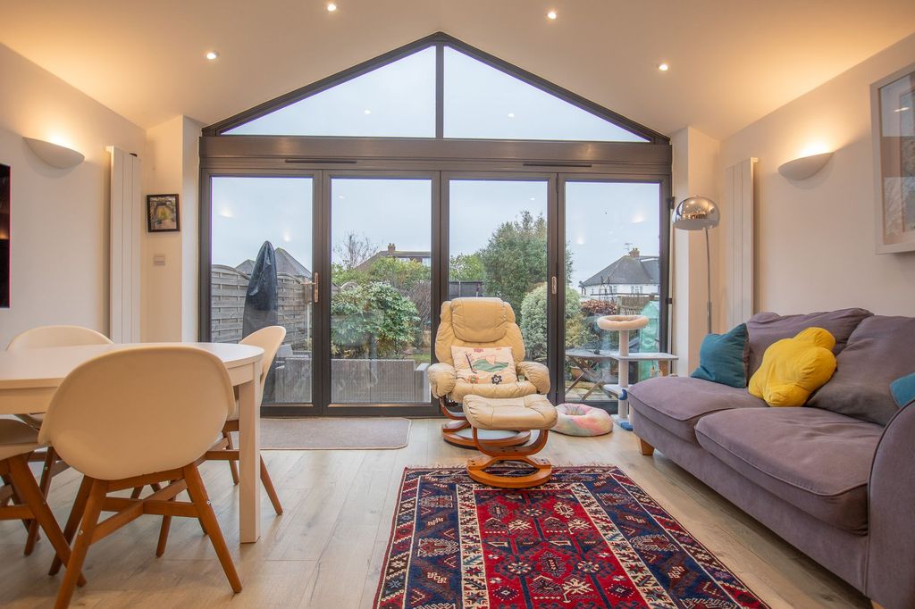 Additional image 5 of 3 bed semi-detached house for saleByrefield Road, Guildford GU2