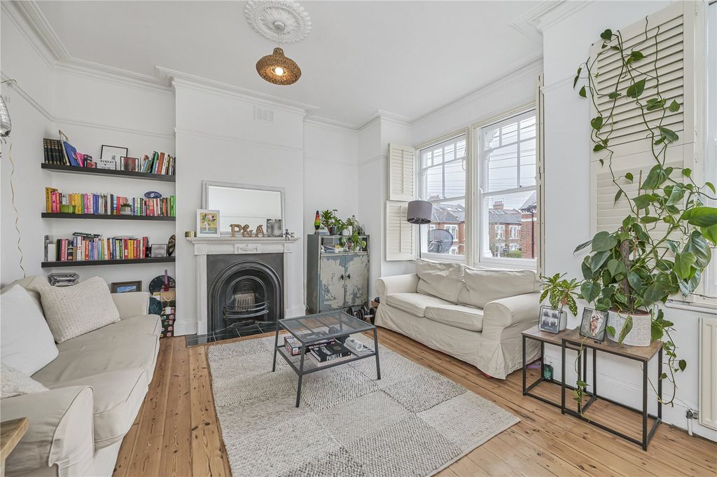 Property photo 2 of 16 Picture No. 24