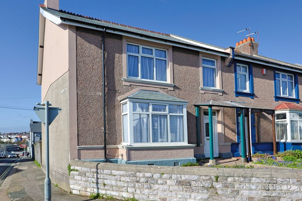 Property photo 1 of 12 4985921