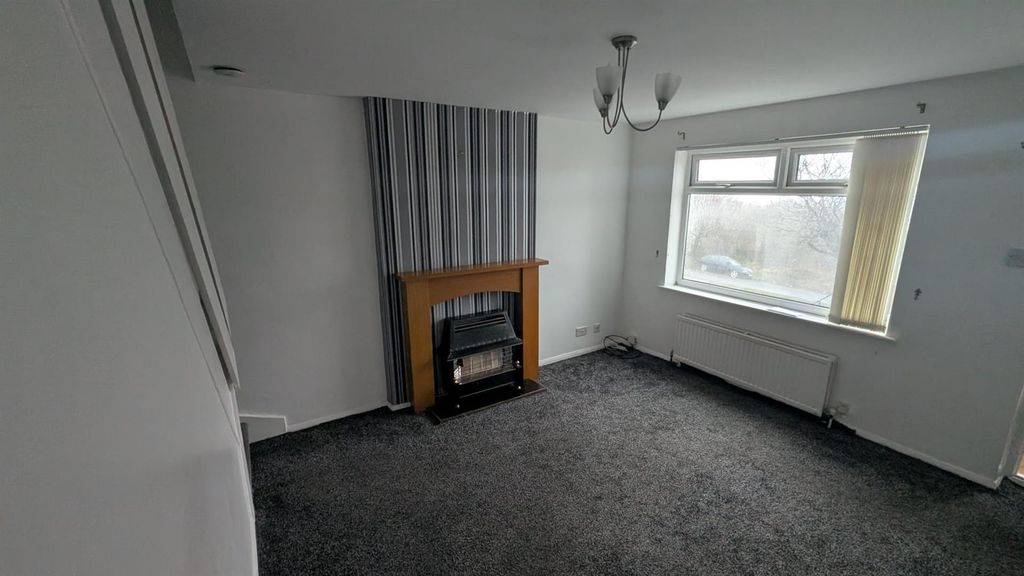 Property photo 2 of 12 Lounge .Jpeg