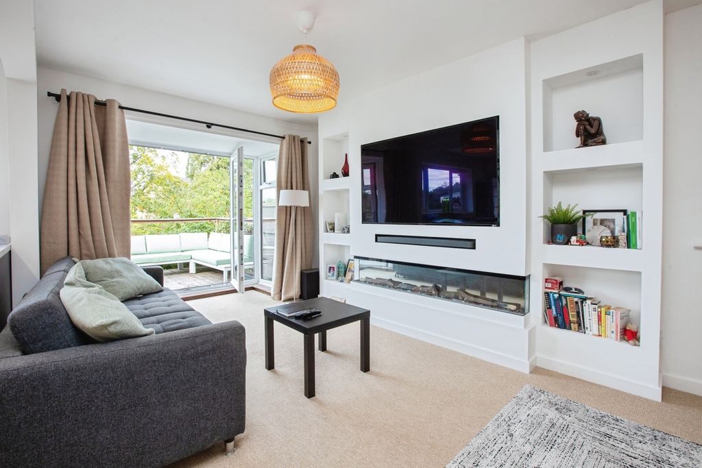Property photo 2 of 19 Pbox-Img.Jpg