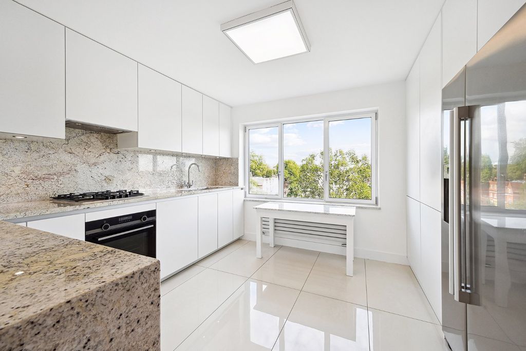 Property photo 1 of 11 Picture No. 21