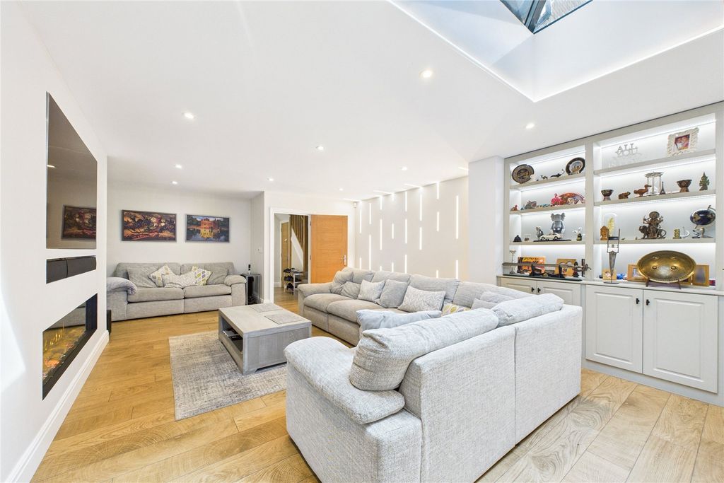 Property photo 3 of 15 Picture No. 07