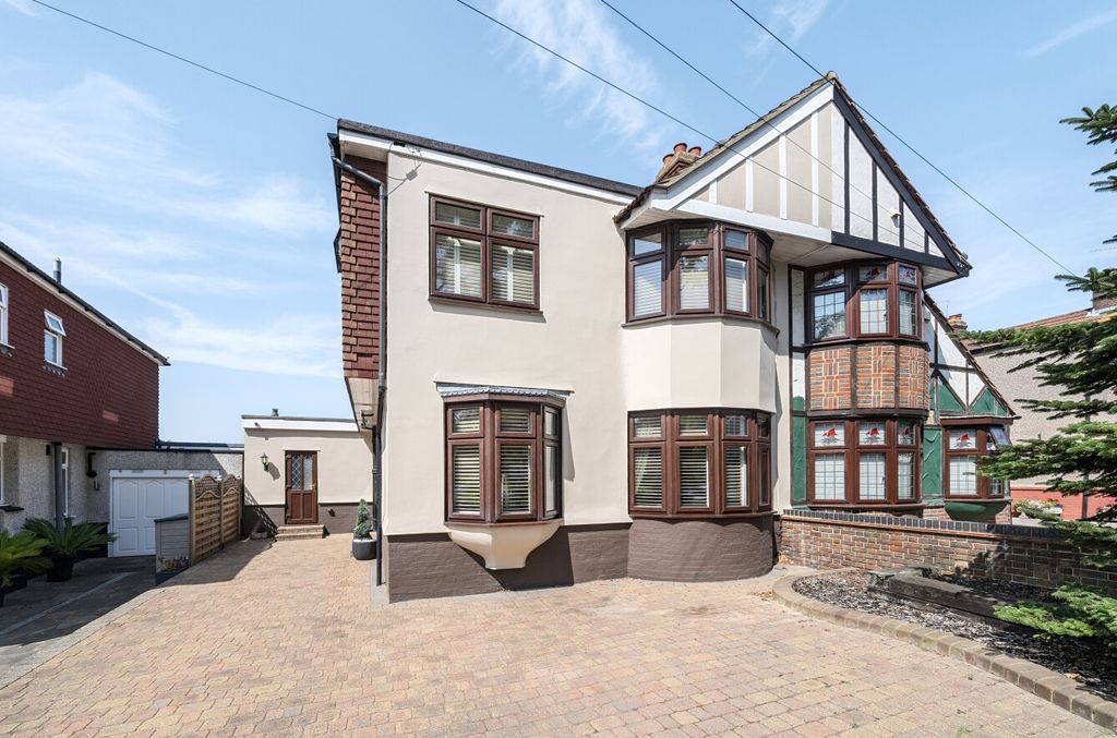 Property photo 1 of 21 Front2