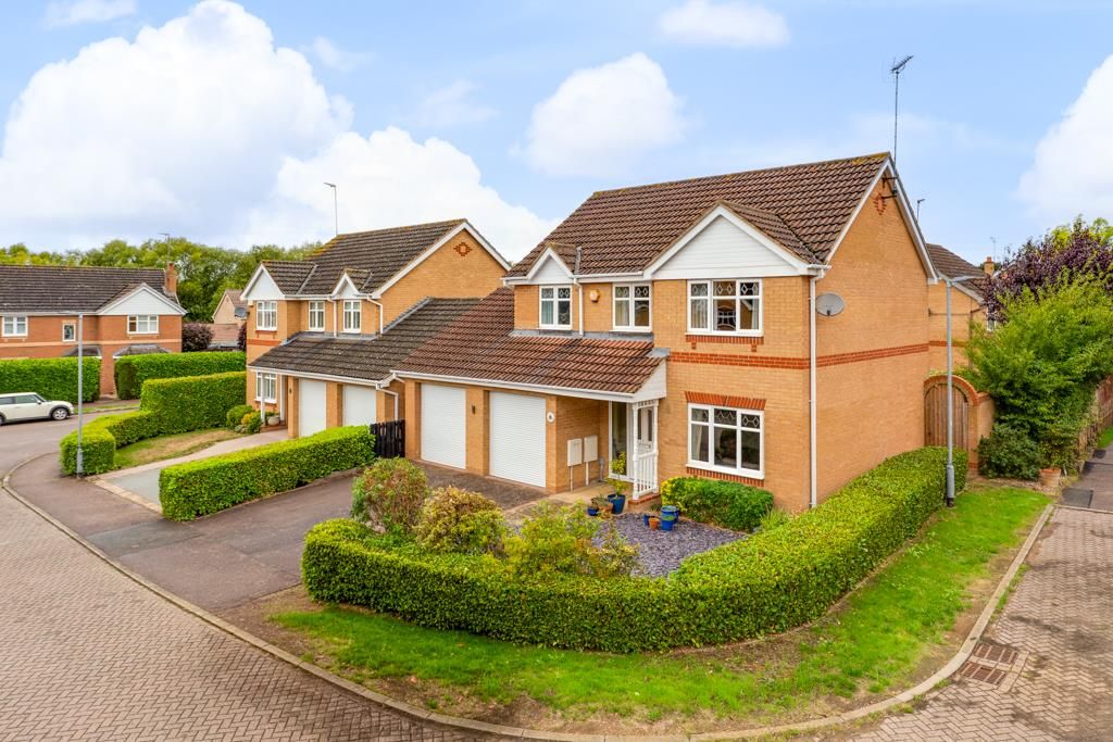 Property photo 1 of 27 2 Perry Close, Kettering (2 Of 32).Jpg