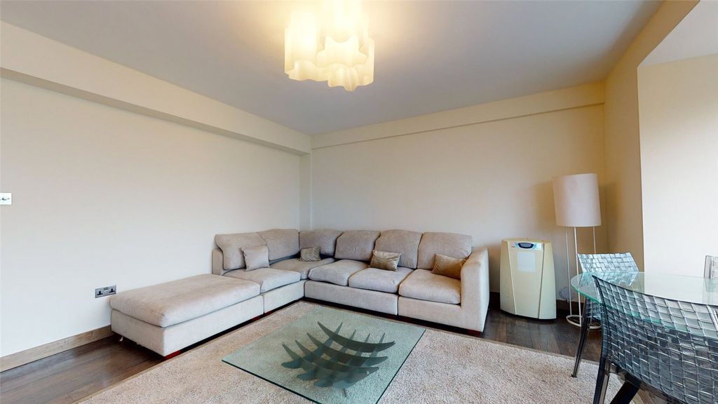 Property photo 3 of 28 Picture No. 46