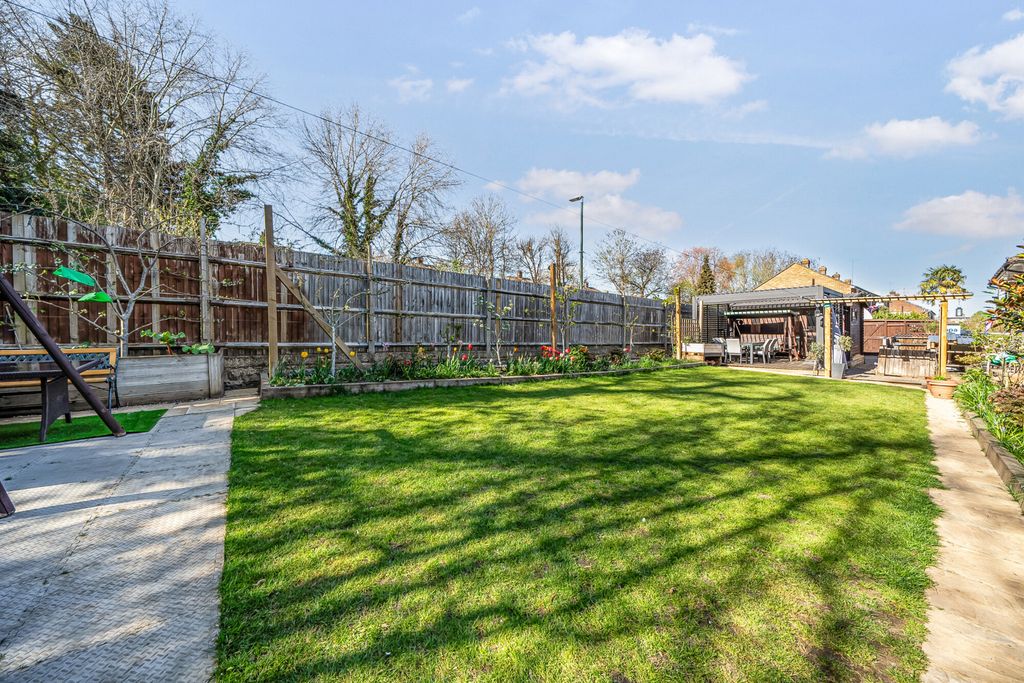 Property photo 3 of 23 1439266-21-69d52E...