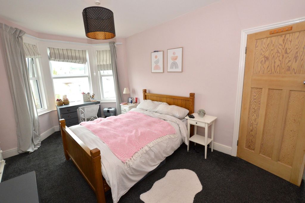 Property photo 3 of 16 3 - Picture No. 25