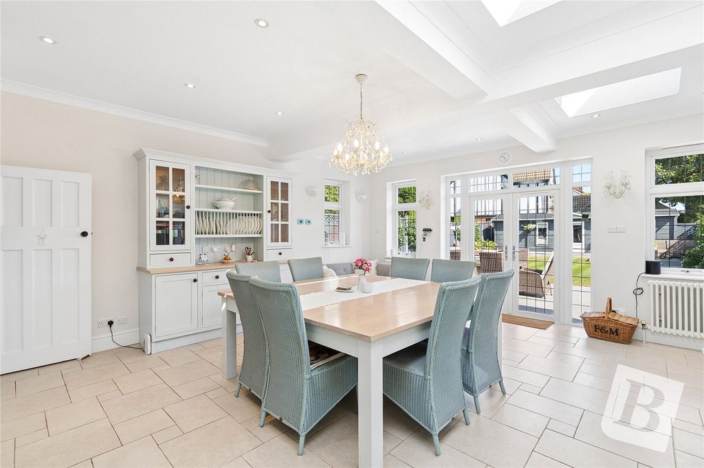 Property photo 3 of 24 Dining Area