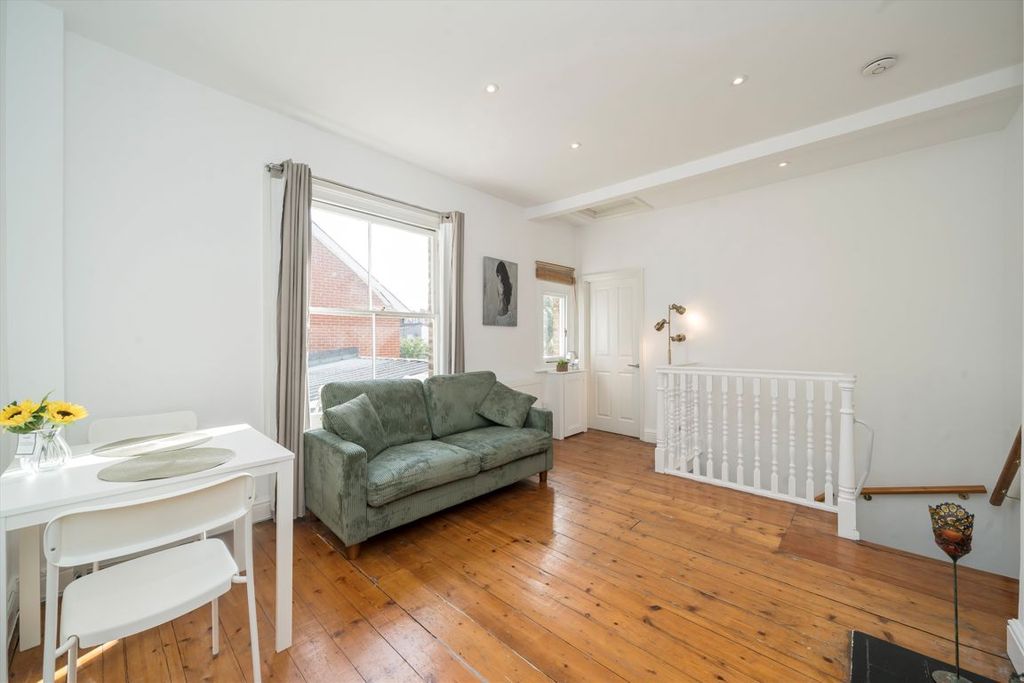 Property photo 2 of 6