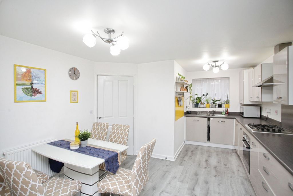 Property photo 2 of 15 Kitchen/Dining Room