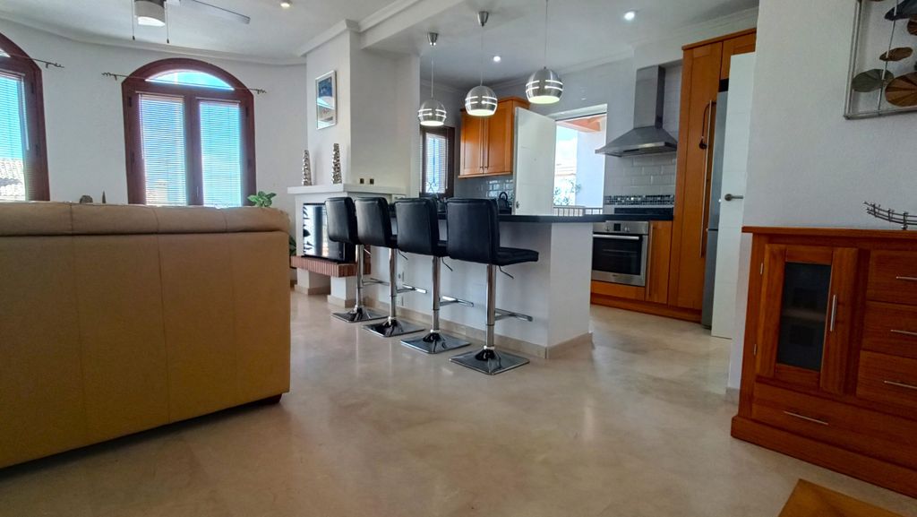 Property photo 3 of 39