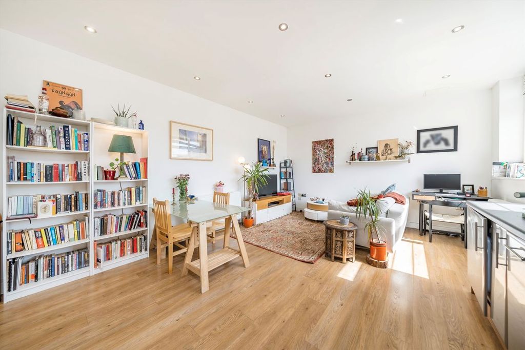 Property photo 2 of 7