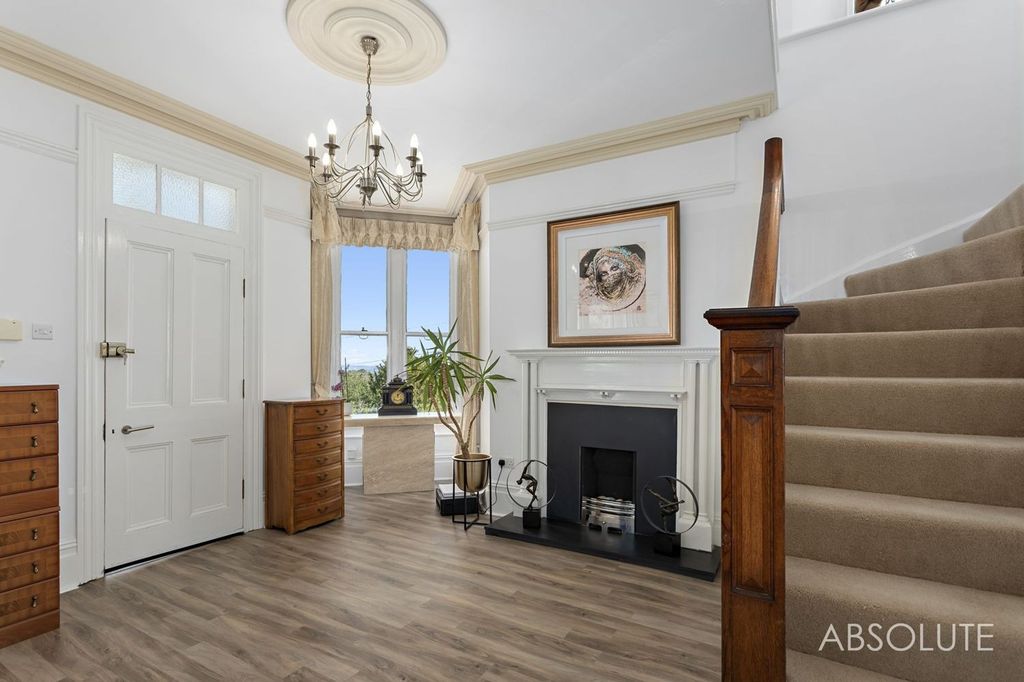 Property photo 3 of 21