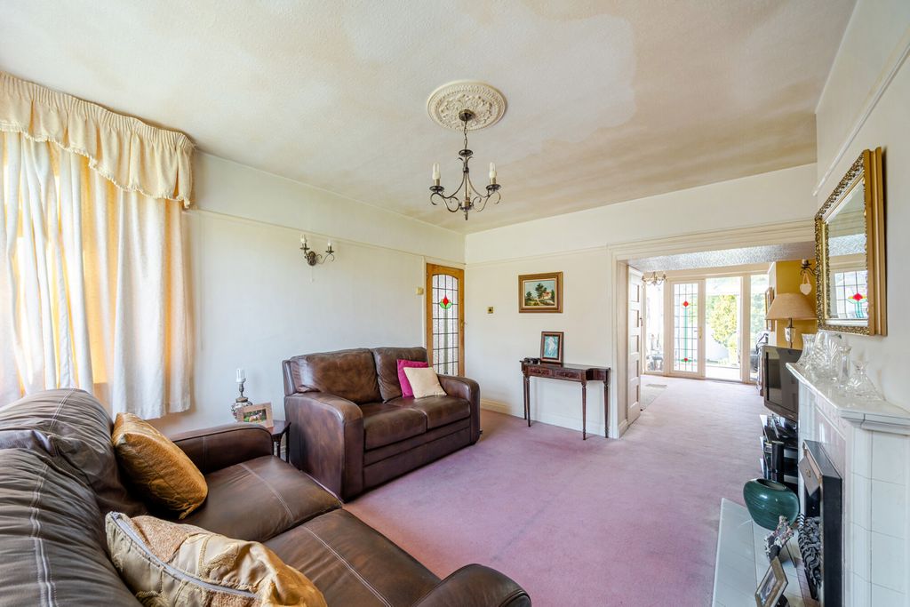 Property photo 2 of 14 1483115-8-6A3Bf90...