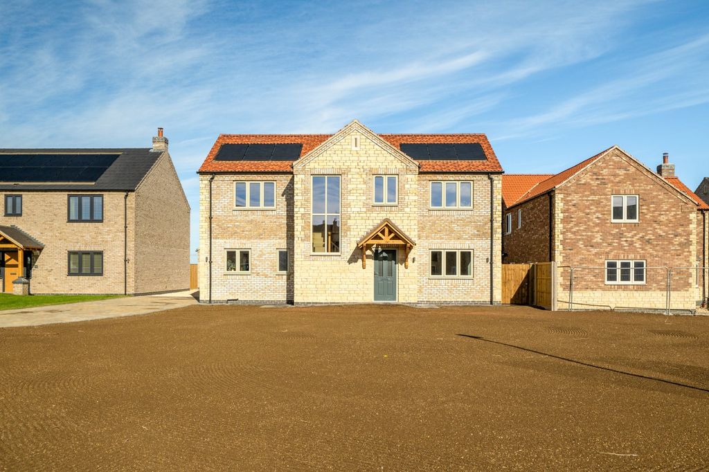 Property photo 1 of 22 Front View