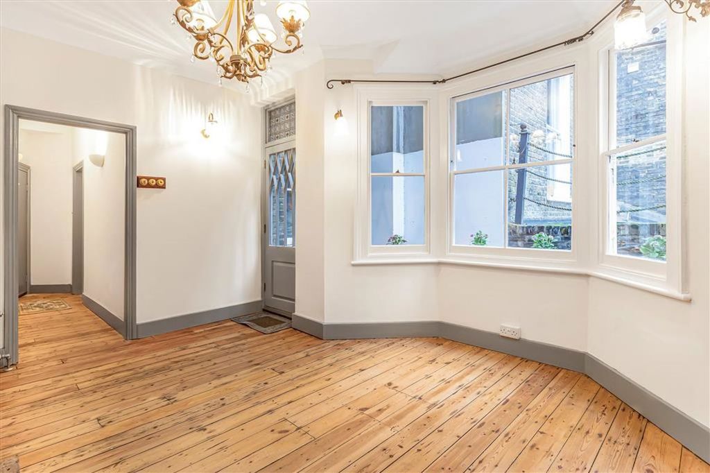 Property photo 3 of 11