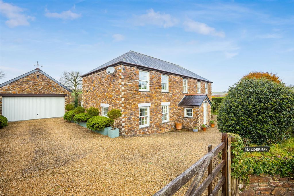 Property photo 3 of 33