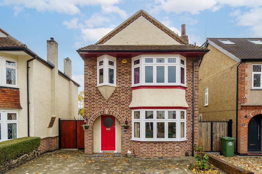 Property photo 1 of 14 23 Ashview Gardens Exterior