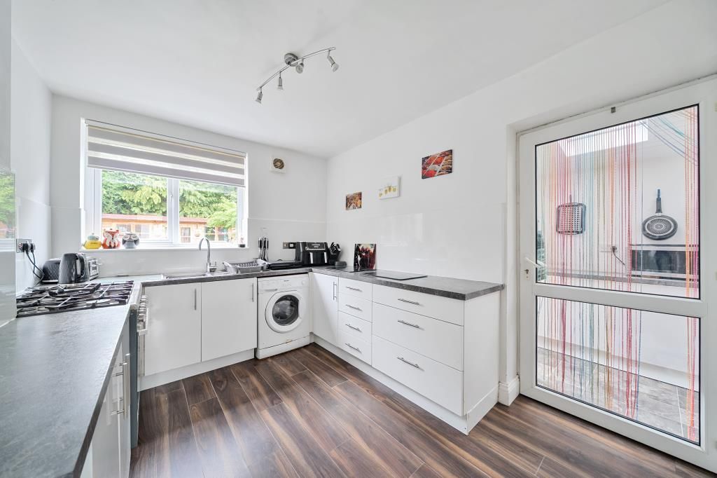 Property photo 2 of 19 Kitchen