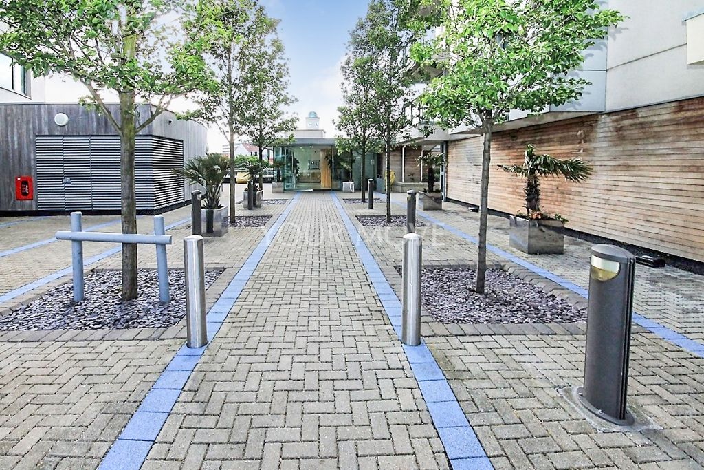 Property photo 2 of 17 Main Page