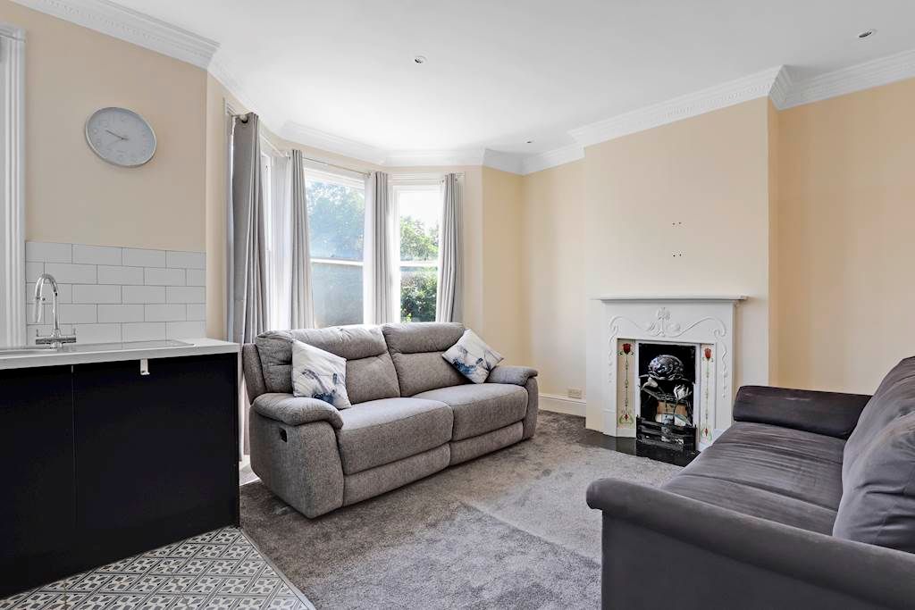 Property photo 3 of 9 01-2Cb9Jhhgll - 5A Egerton Road - 1-Small
