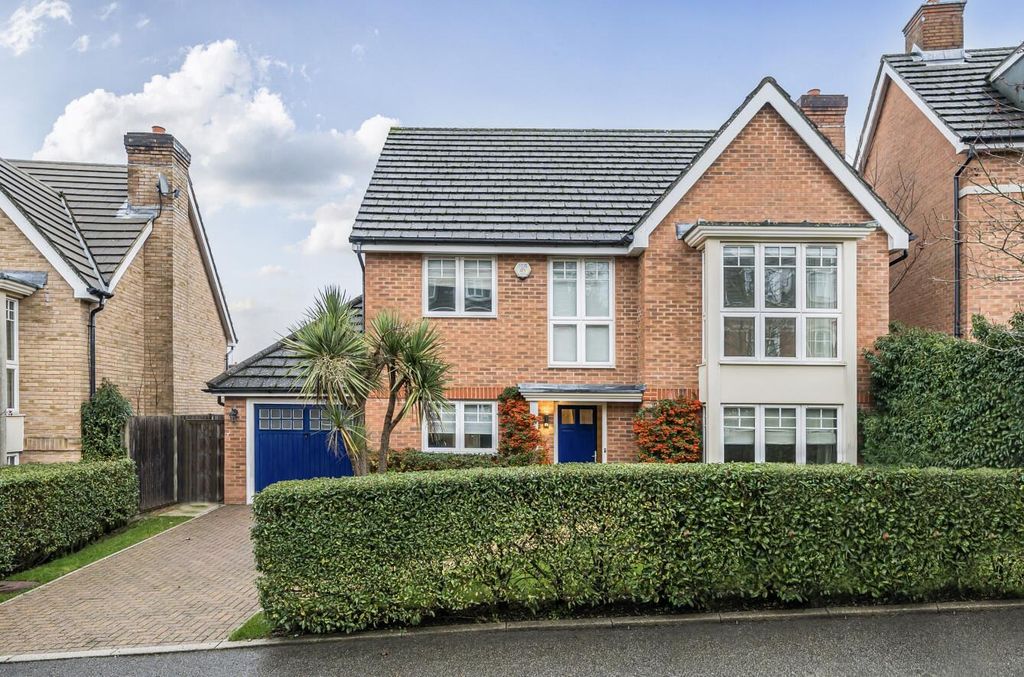 Property photo 1 of 17 Davidson Frost-Wellings, Dfw, Stanmore, Padelford