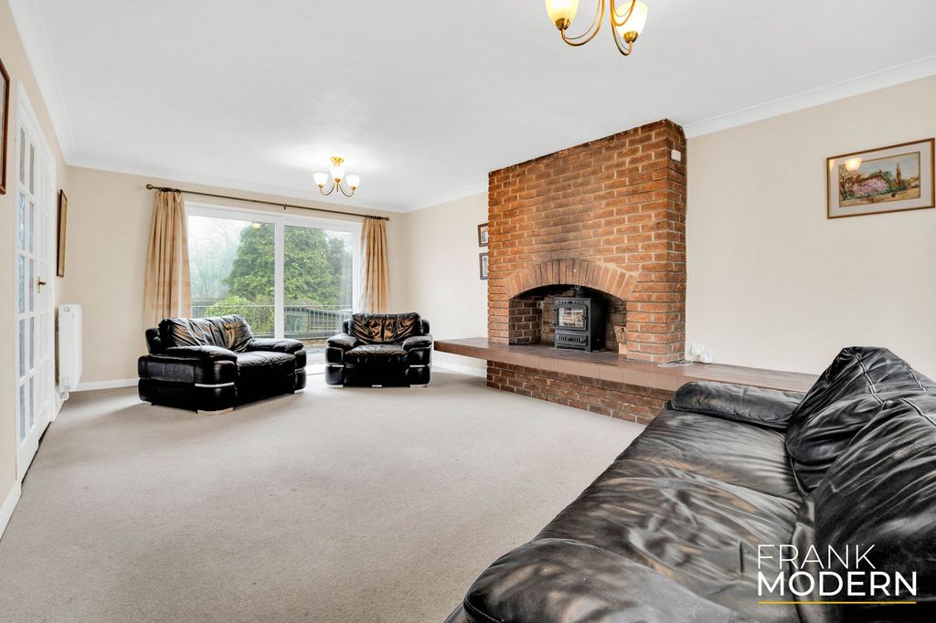 Property photo 2 of 34 Living Room