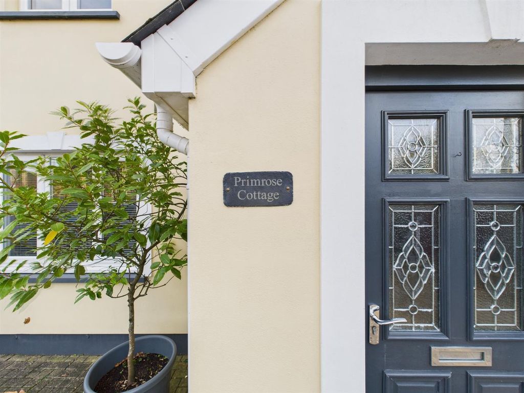 Property photo 2 of 28 Cam05474G0-Pr0049-Still040.Jpg