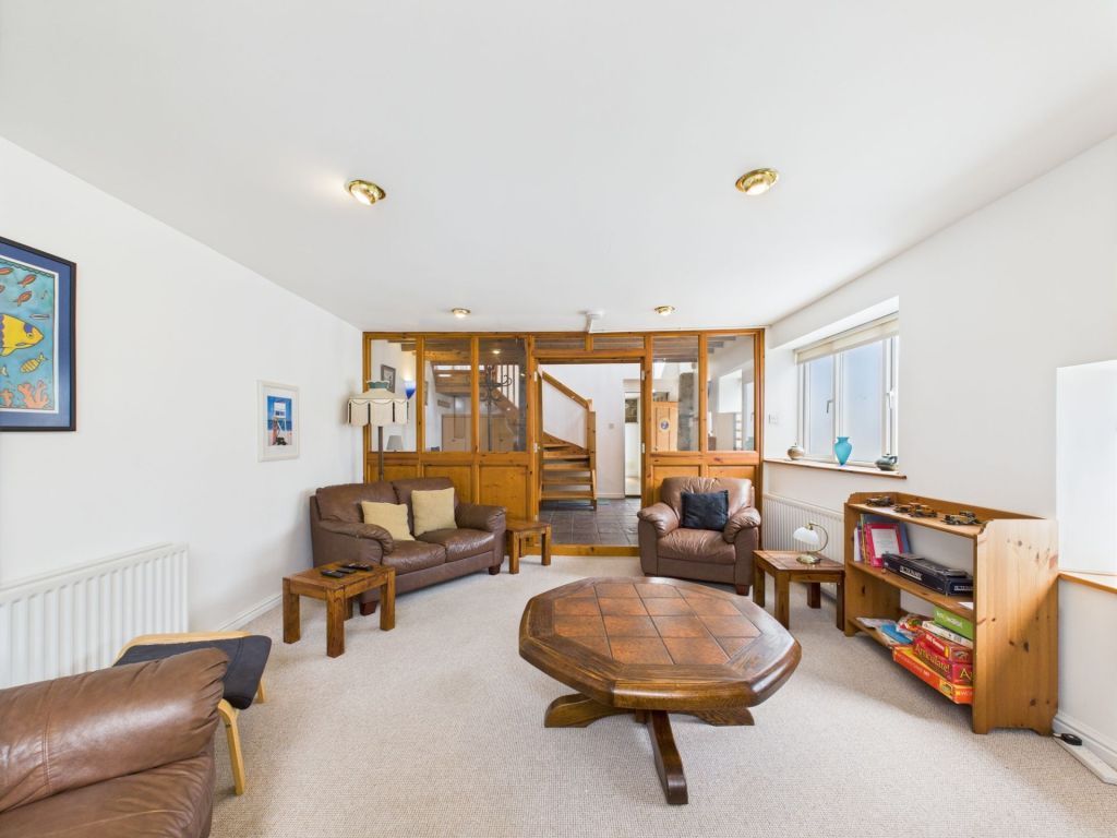 Property photo 3 of 23