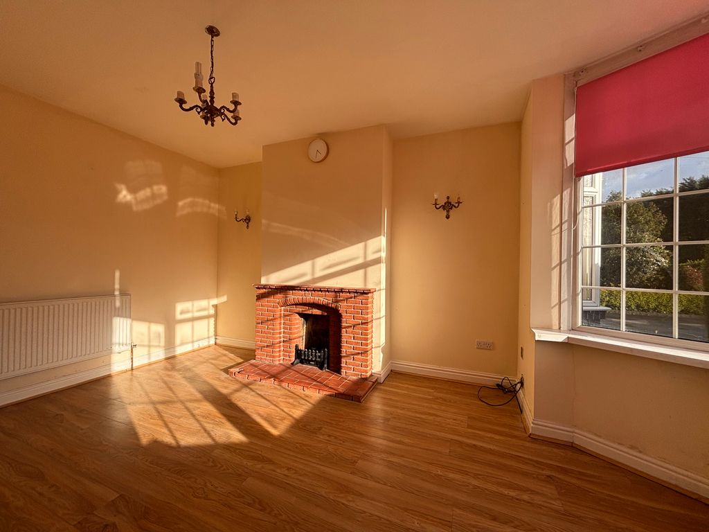 Property photo 2 of 12 Front Reception