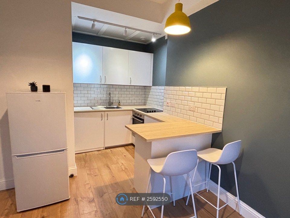 Property photo 3 of 9 Kitchen