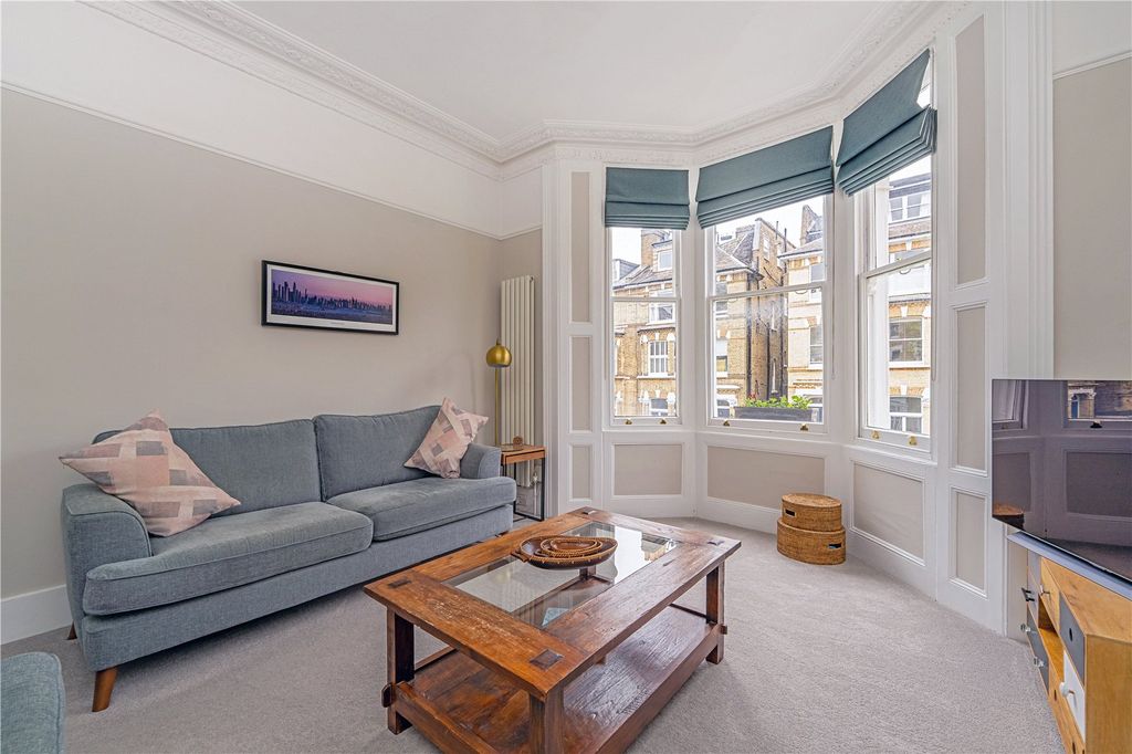 Property photo 3 of 11 Reception Room