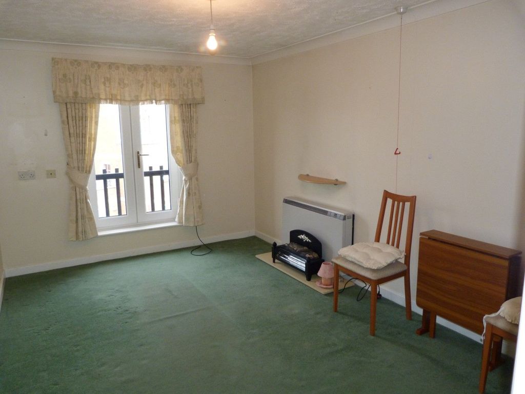 Property photo 2 of 8 Photograph 2