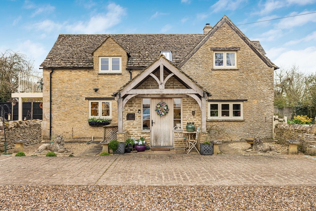 Property photo 2 of 44