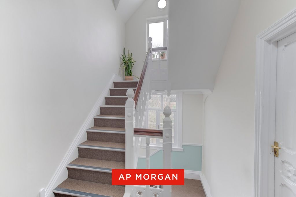 Property photo 2 of 13 Picture No. 02